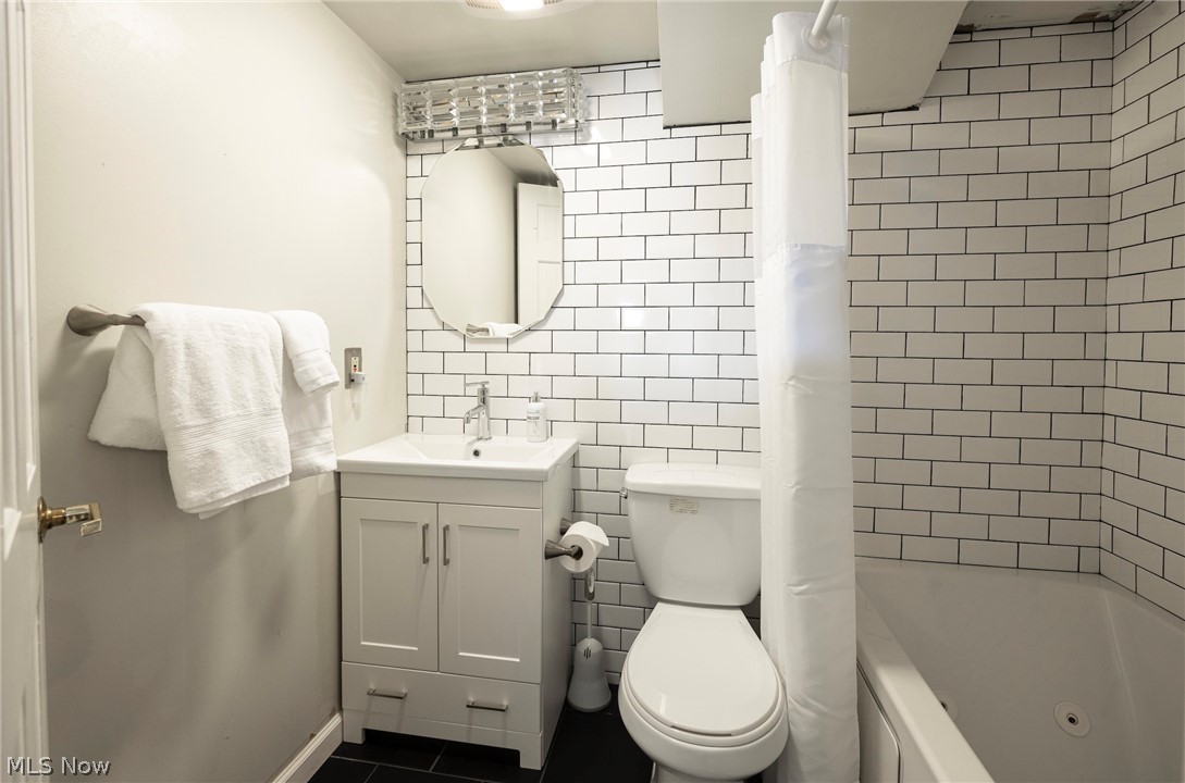 408 W Saint Clair Avenue Cleveland OH 44113