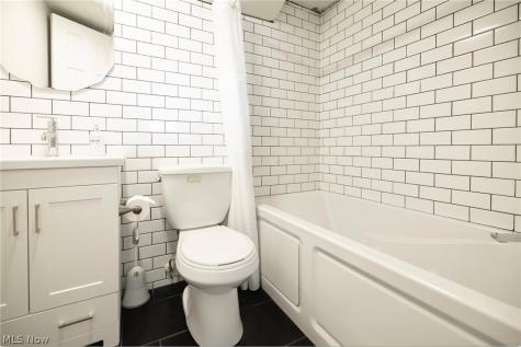 408 W Saint Clair Avenue Cleveland OH 44113