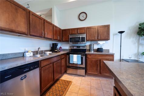 408 W Saint Clair Avenue Cleveland OH 44113