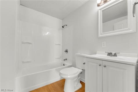 8906 Jeffries Avenue Cleveland OH 44105