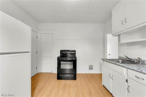 8906 Jeffries Avenue Cleveland OH 44105