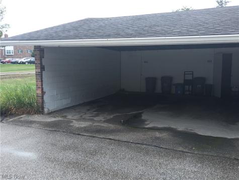 6920 Carriage Hill Drive Brecksville OH 44141