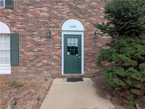 6920 Carriage Hill Drive Brecksville OH 44141