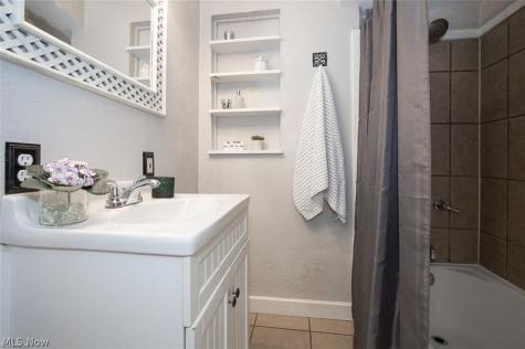4344 W 227th Street Fairview Park OH 44126