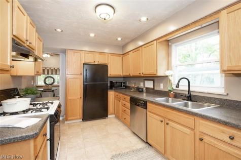 4344 W 227th Street Fairview Park OH 44126