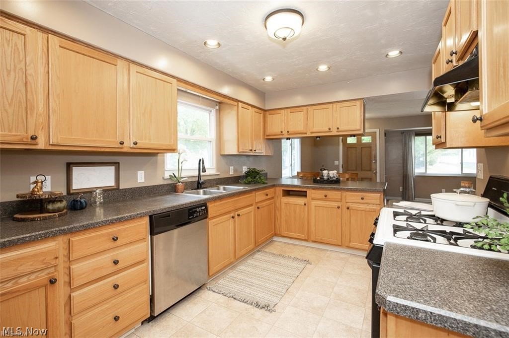 4344 W 227th Street Fairview Park OH 44126