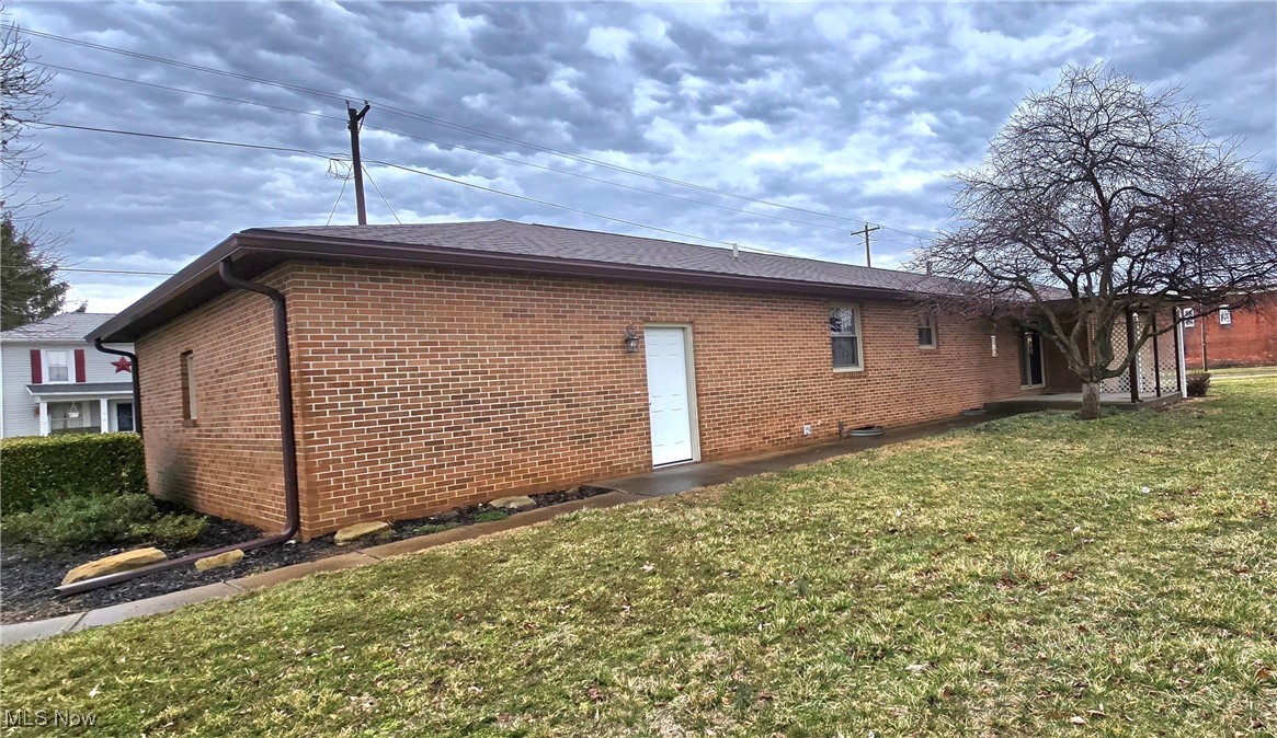 79 2nd Street Frazeysburg OH 43822