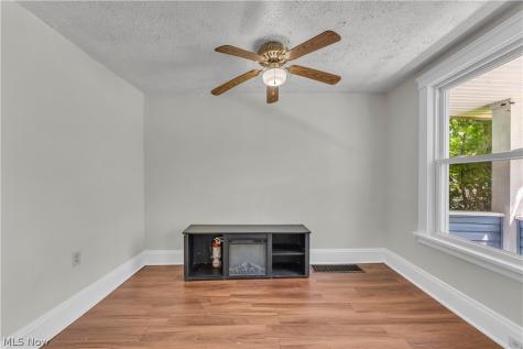 4120 E 141st Street Cleveland OH 44128