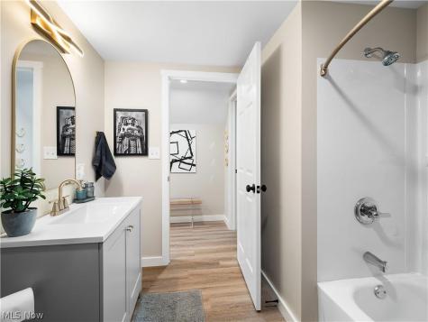5516 Tillman Avenue Cleveland OH 44102