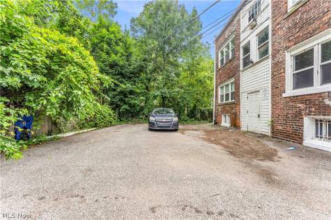 13605 Othello Avenue Cleveland OH 44110