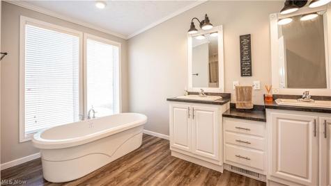 5719 N Richmond Road Pierpont OH 44082