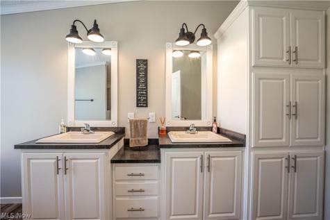5719 N Richmond Road Pierpont OH 44082