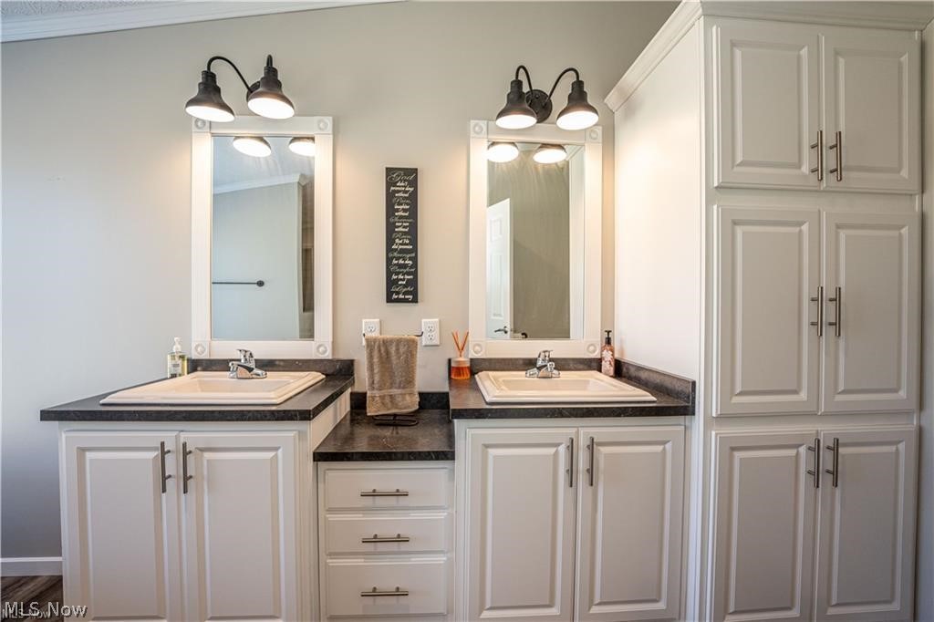 5719 N Richmond Road Pierpont OH 44082