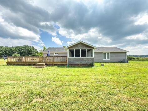 5719 N Richmond Road Pierpont OH 44082
