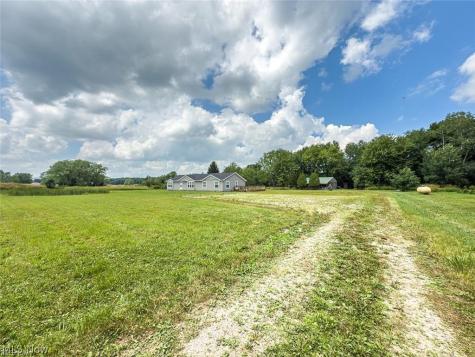 5719 N Richmond Road Pierpont OH 44082