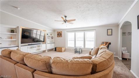 5719 N Richmond Road Pierpont OH 44082