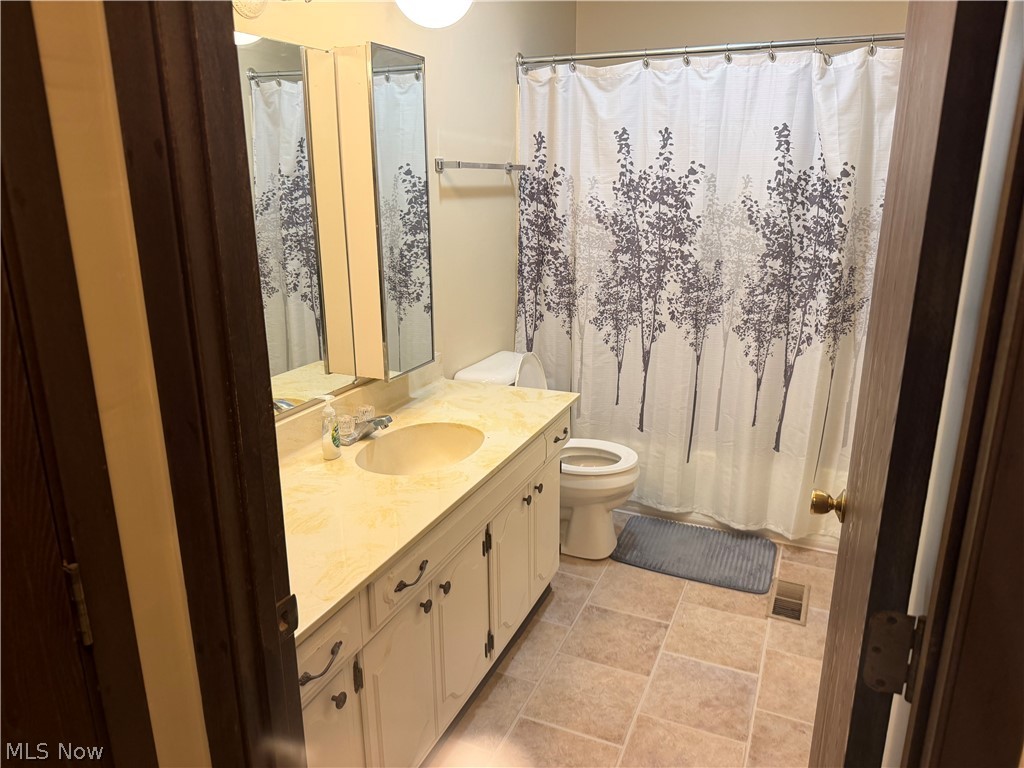 1514 Clairmont Avenue Cambridge OH 43725