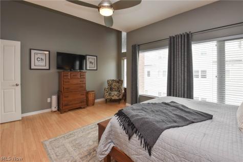5735 Bridge Avenue Cleveland OH 44102