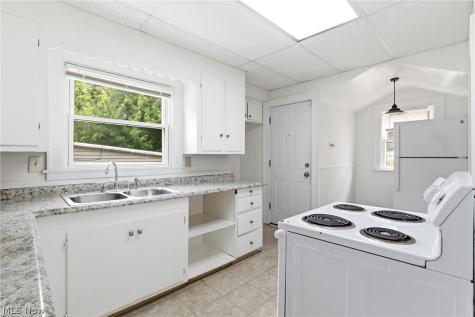 912 Cambridge Road Cleveland Heights OH 44121