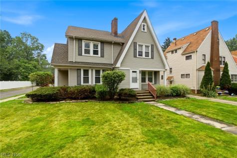 912 Cambridge Road Cleveland Heights OH 44121