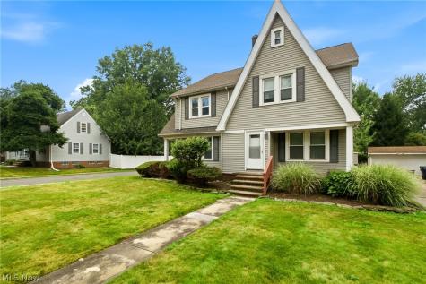 912 Cambridge Road Cleveland Heights OH 44121