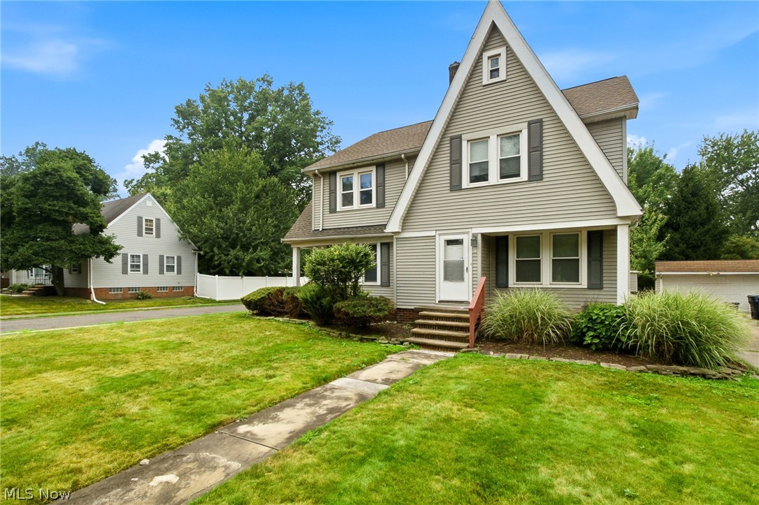 912 Cambridge Road Cleveland Heights OH 44121