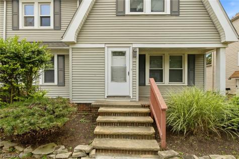 912 Cambridge Road Cleveland Heights OH 44121