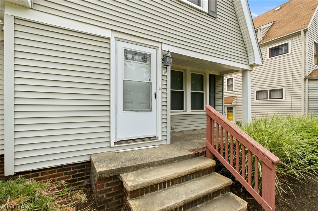 912 Cambridge Road Cleveland Heights OH 44121