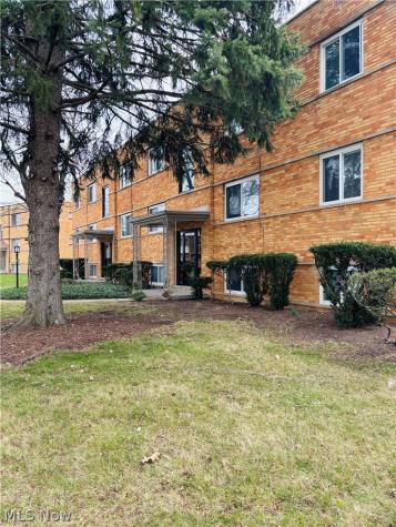 21045 Southbend Circle Rocky River OH 44116
