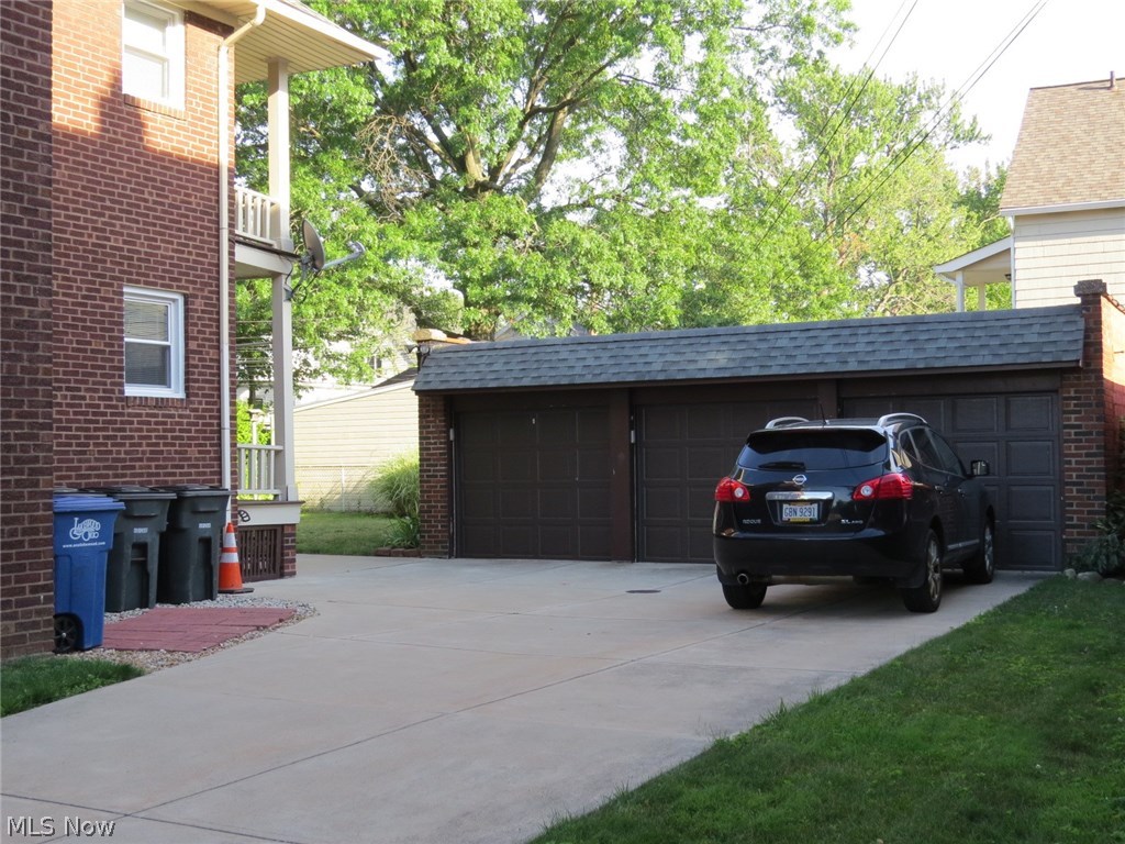 13513 Clifton Boulevard Lakewood OH 44107
