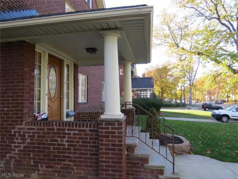 13513 Clifton Boulevard Lakewood OH 44107