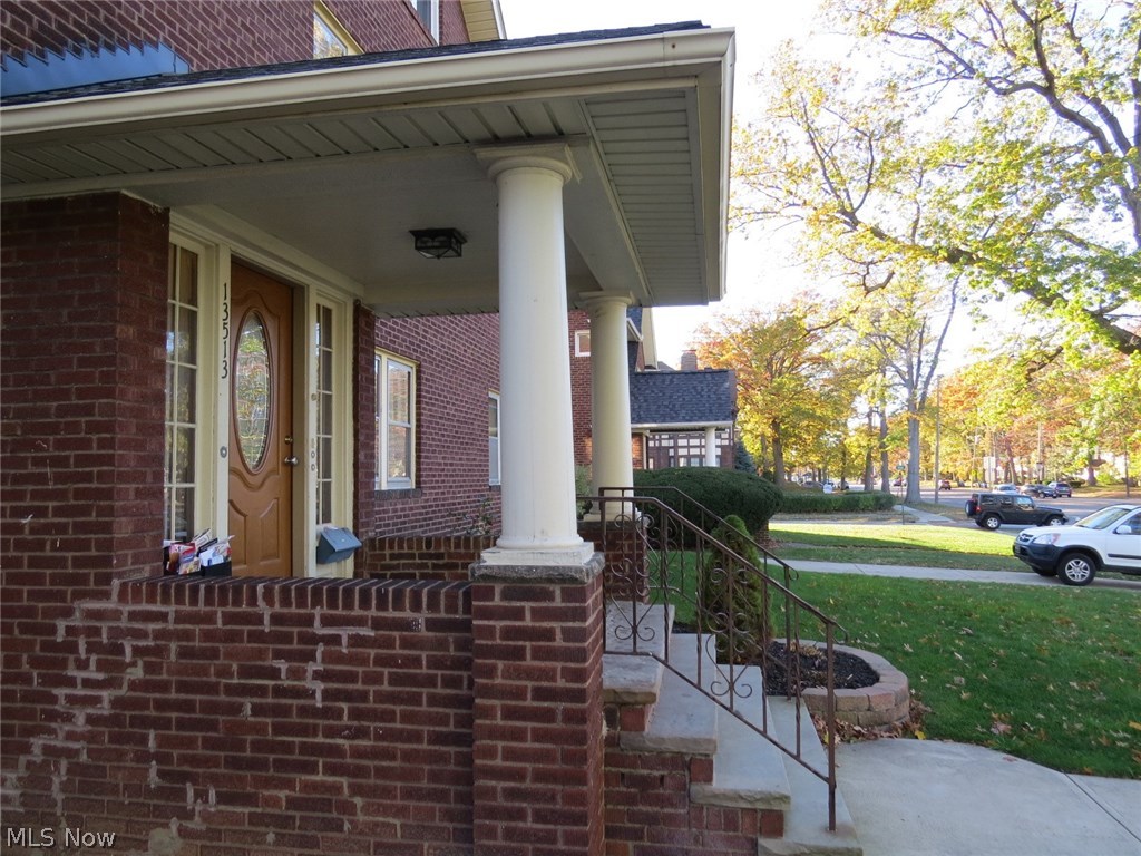 13513 Clifton Boulevard Lakewood OH 44107