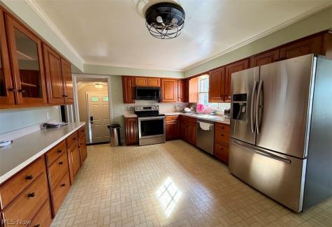 2446 Loyola Road University Heights OH 44118