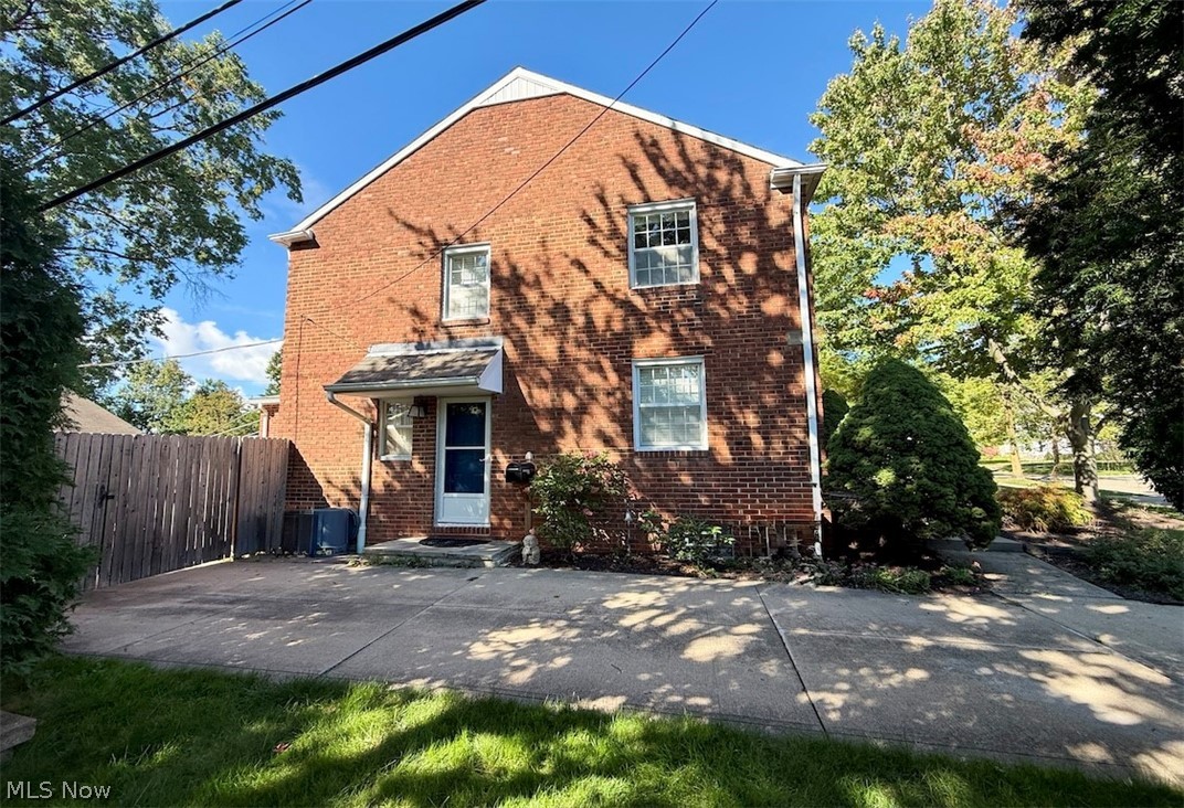 2446 Loyola Road University Heights OH 44118