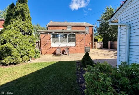 2446 Loyola Road University Heights OH 44118