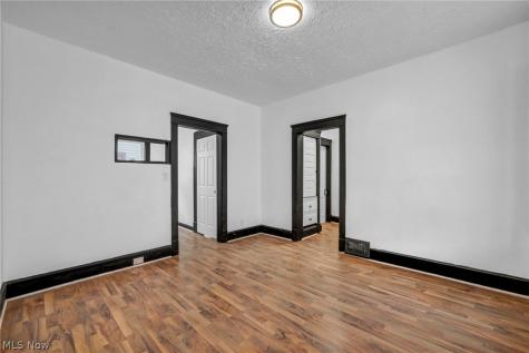 12001 Oakview Avenue Cleveland OH 44108