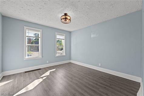 1424 Starkweather Avenue Cleveland OH 44113
