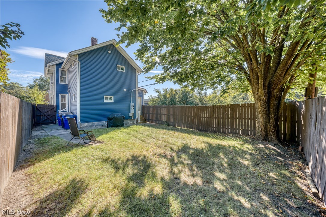 1424 Starkweather Avenue Cleveland OH 44113
