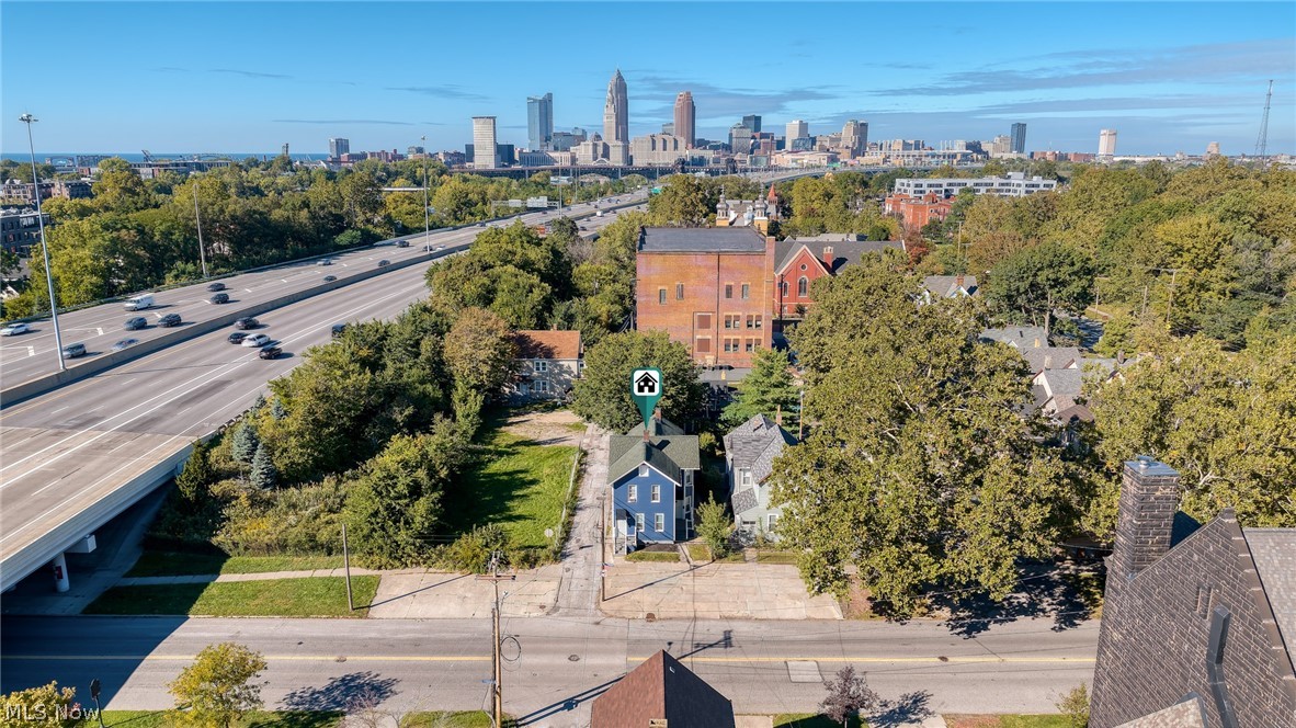 1424 Starkweather Avenue Cleveland OH 44113