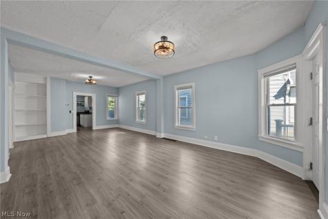 1424 Starkweather Avenue Cleveland OH 44113
