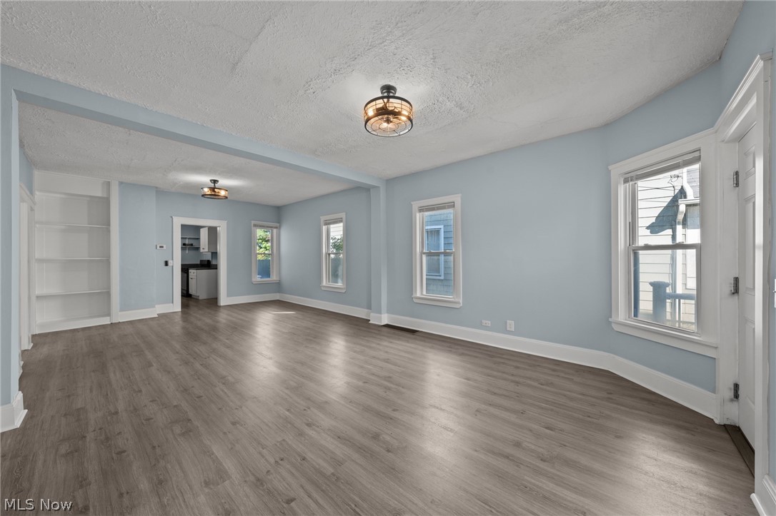 1424 Starkweather Avenue Cleveland OH 44113