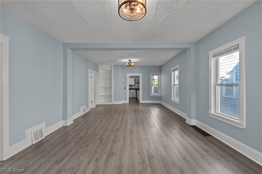 1424 Starkweather Avenue Cleveland OH 44113