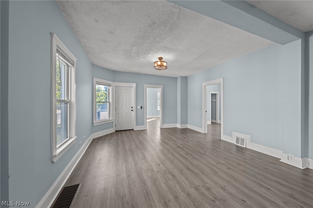 1424 Starkweather Avenue Cleveland OH 44113