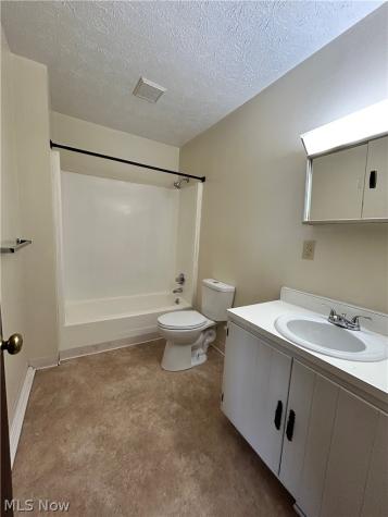 623 Lovers Lane Steubenville OH 43953