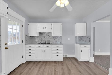 1026 W 4th Street Lorain OH 44052