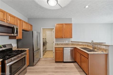 2672 Wyndgate Court Westlake OH 44145