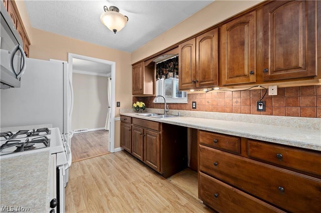 4960 W Park North Olmsted OH 44070