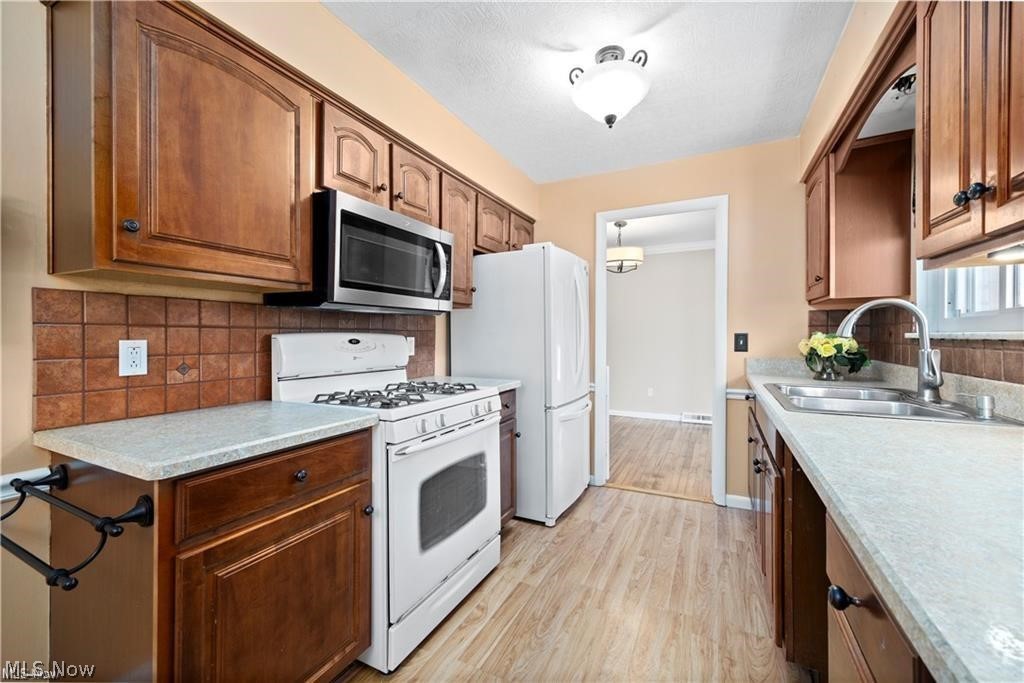 4960 W Park North Olmsted OH 44070