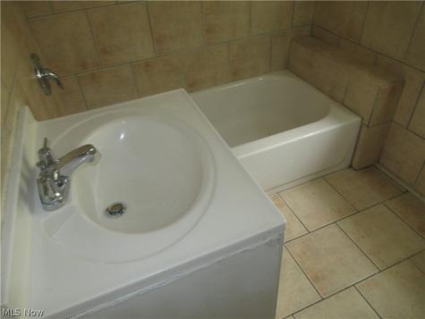 3824 E Antisdale Road South Euclid OH 44118