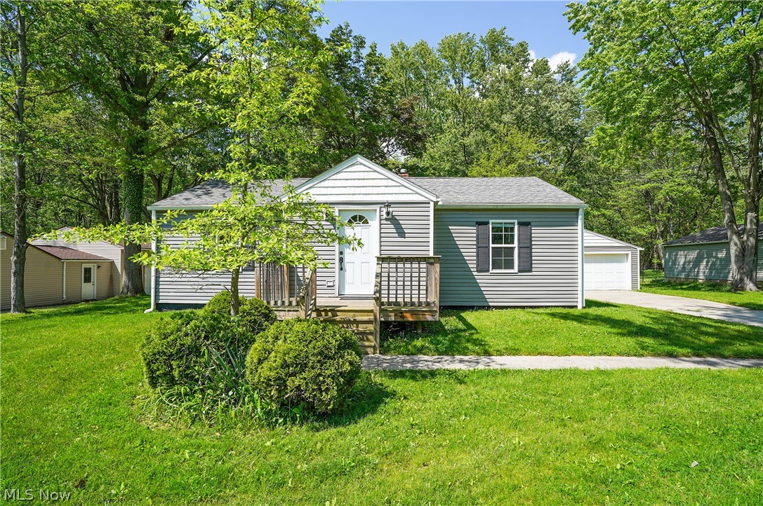 1987 King Drive Stow OH 44224